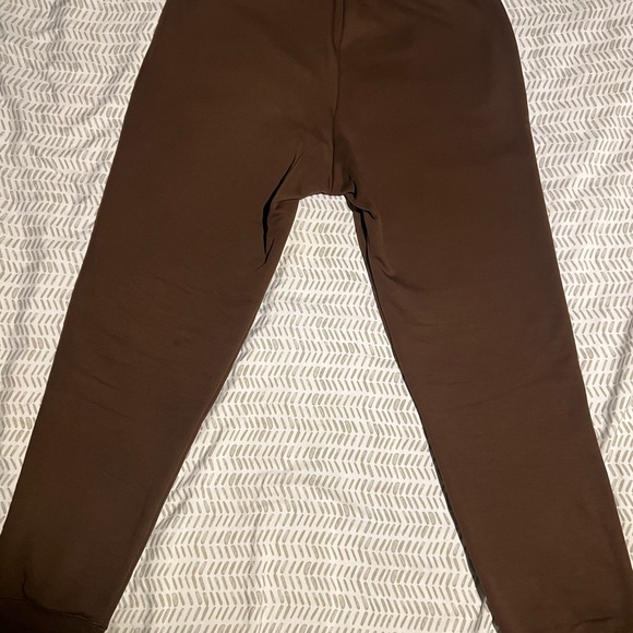 Uniqlo Brown Heattech Pile-Lined Sweatpants - Picture 3 of 4